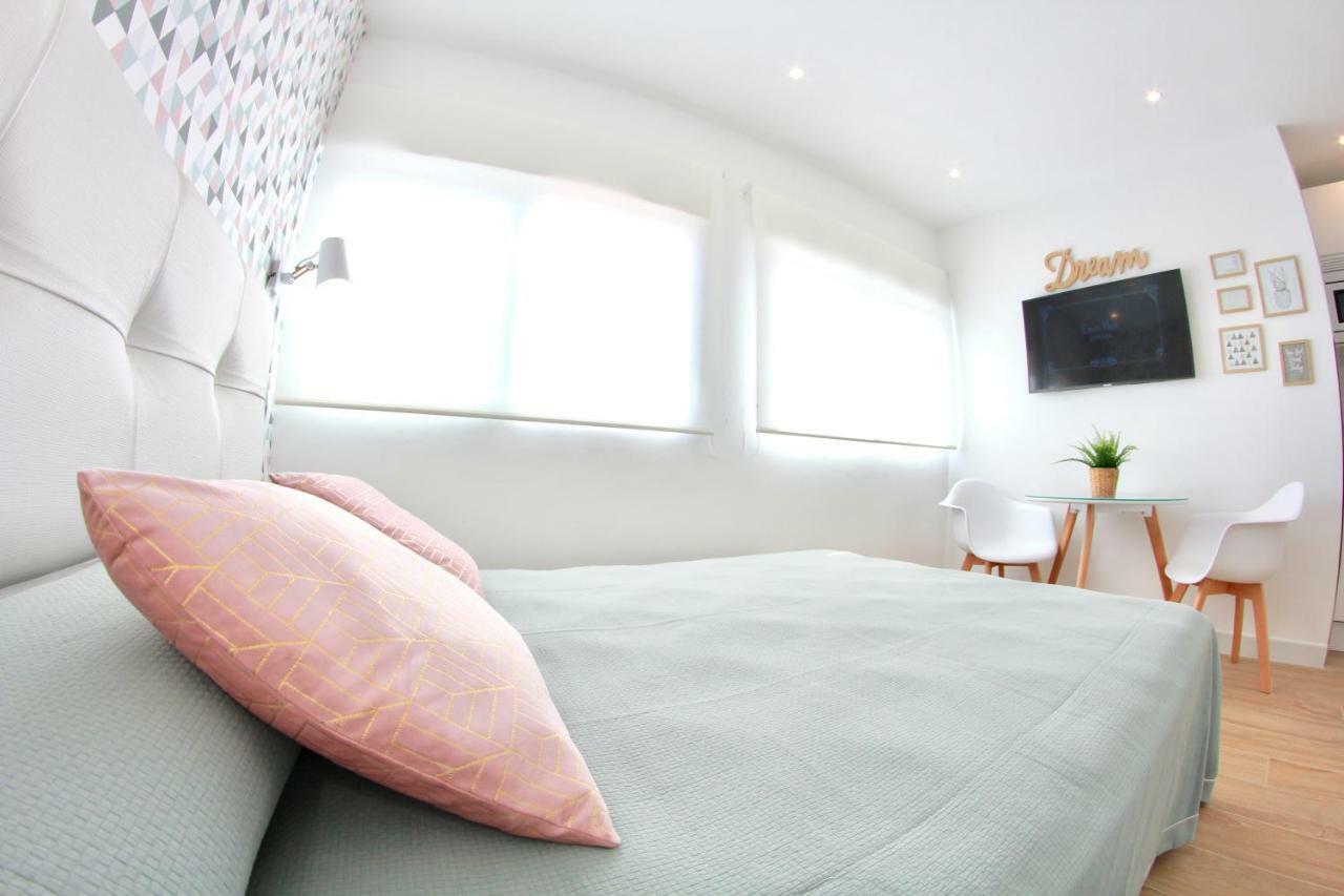 På 25 M² I Centrum Med 1 Og 1 Private Badeværelser Lejlighed