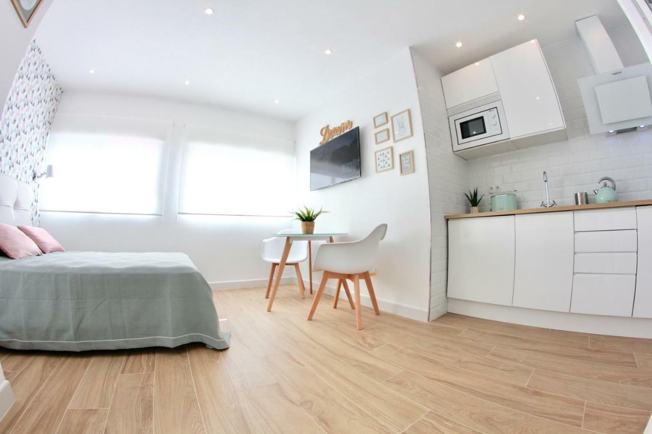 På 25 M² I Centrum Med 1 Og 1 Private Badeværelser * Torremolinos