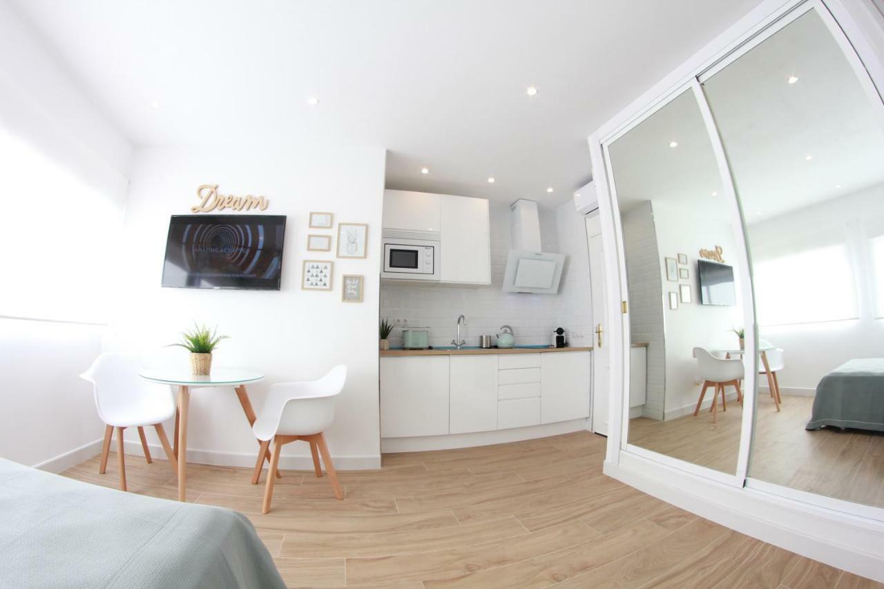 På 25 M² I Centrum Med 1 Og 1 Private Badeværelser *