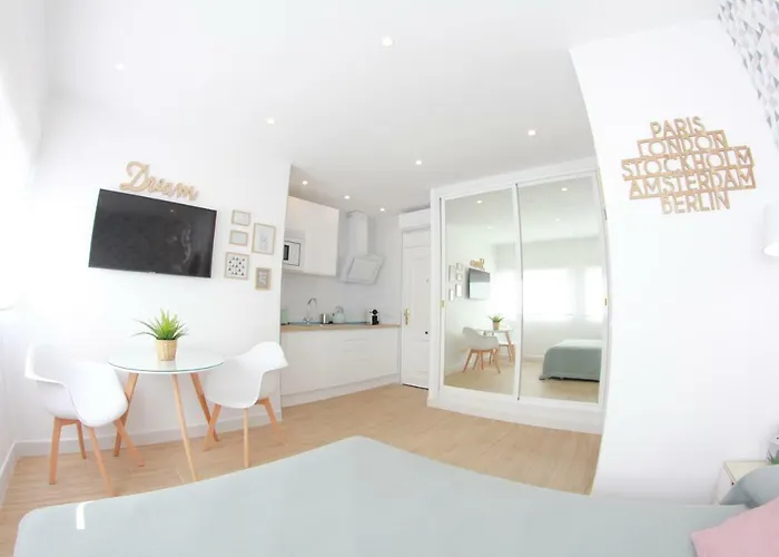 25m² studio Appartement, met 1 privé badkamer in Torremolinos stadscentrum